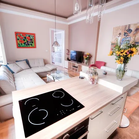 Crown Apartment - Your Royal Stay Белград Екстериор снимка